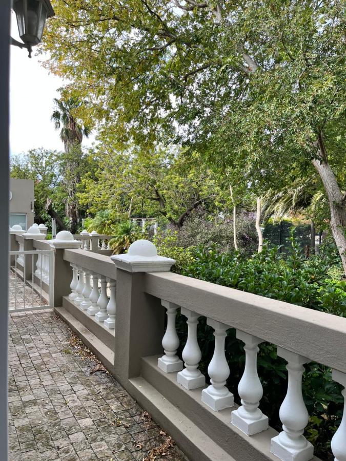 Somerset West Garden Apartments 1 Exterior foto