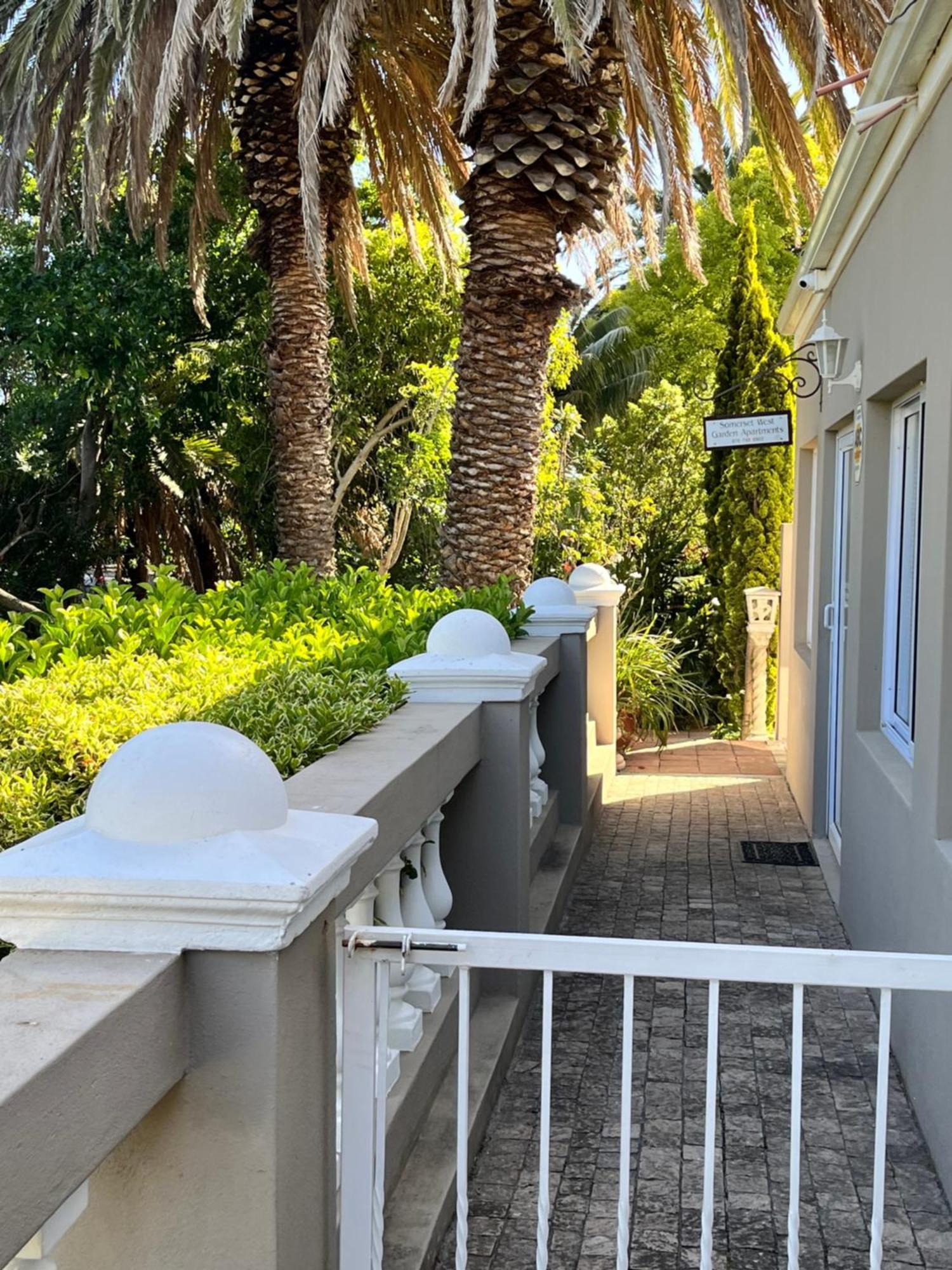 Somerset West Garden Apartments 1 Exterior foto